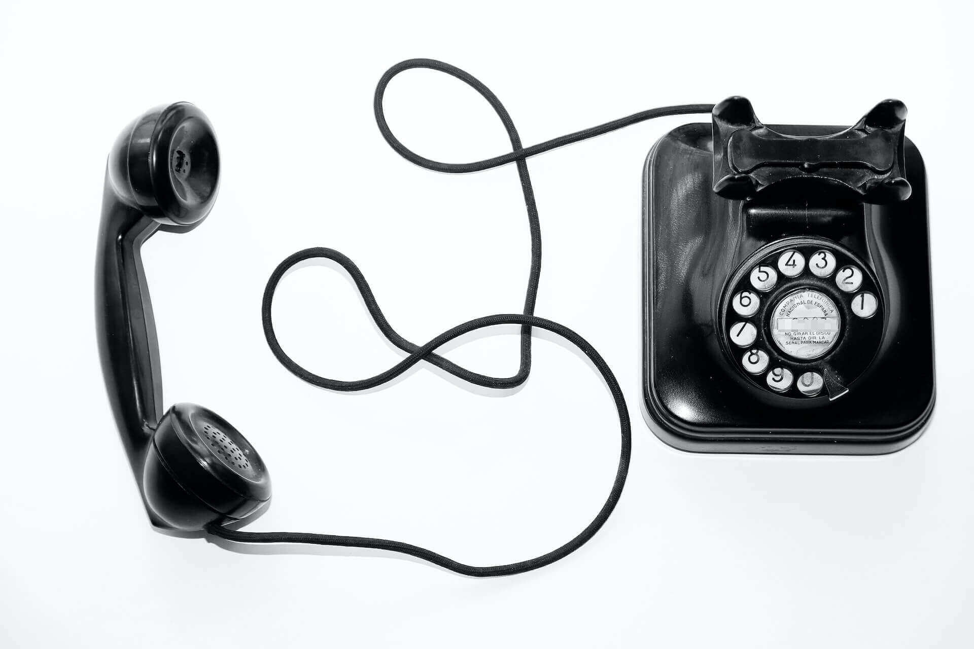Black analog telephone