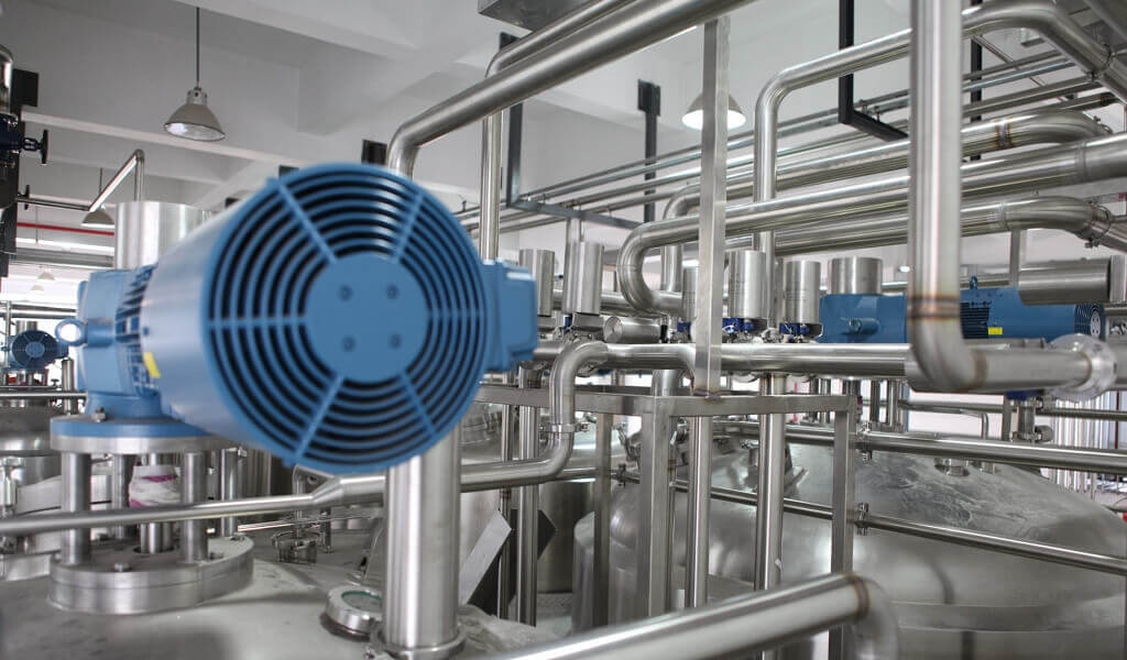 Stainless steel pipes in manufacturing